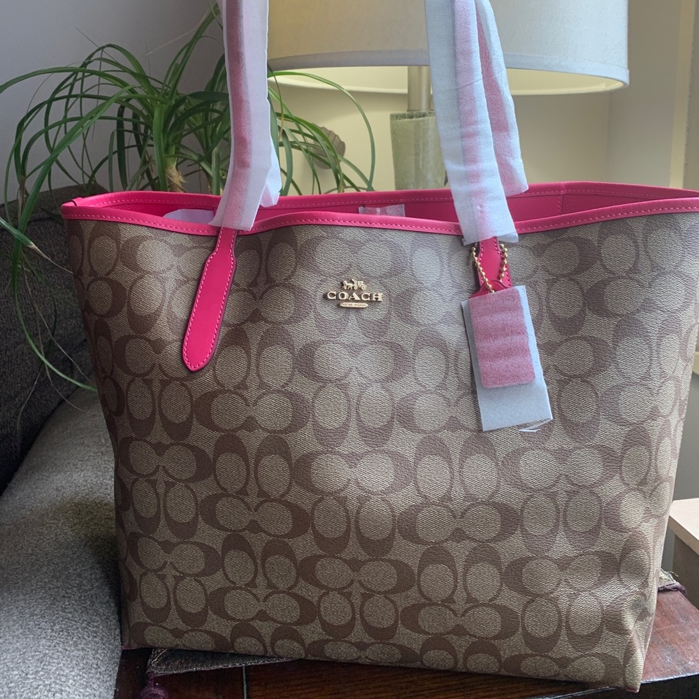 Authentic COACH Signature canvas/leather large tote